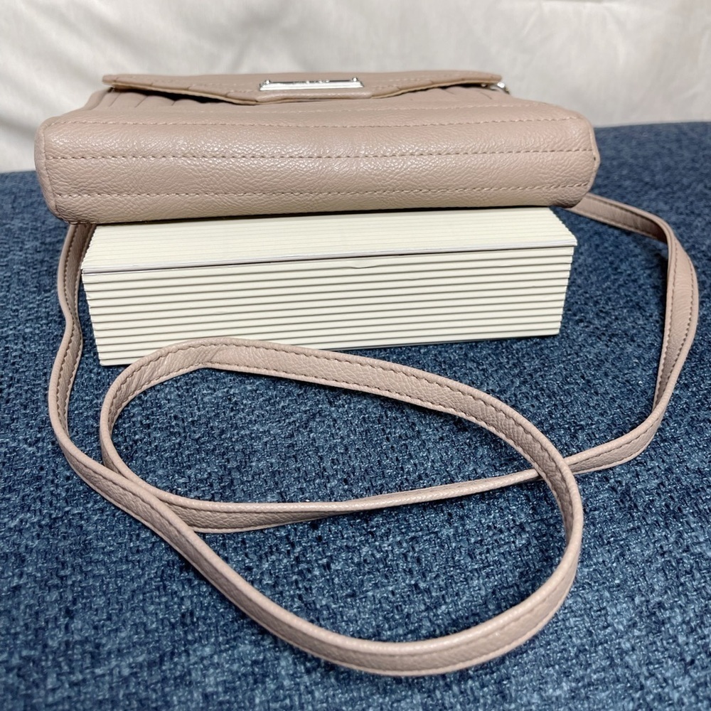 NINE WEST dusty pink quilted crossbody - Picture 2 of 9